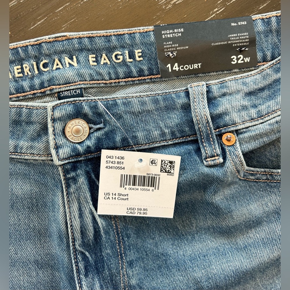 Awesome & Super flattering pair of American Eagle High Rise, Flare (wide leg) - Picture 2 of 13